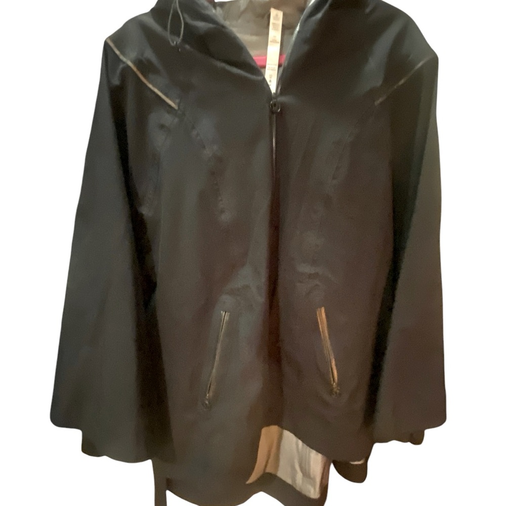 Rare Find ‼️ Vintage Lululemon Morning Mist Cape